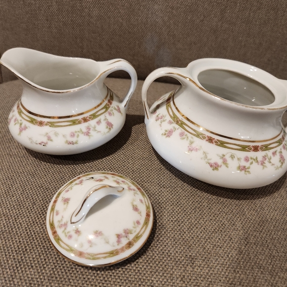 Vintage Bassett sugar and creamer porcelain set. - Picture 2 of 7